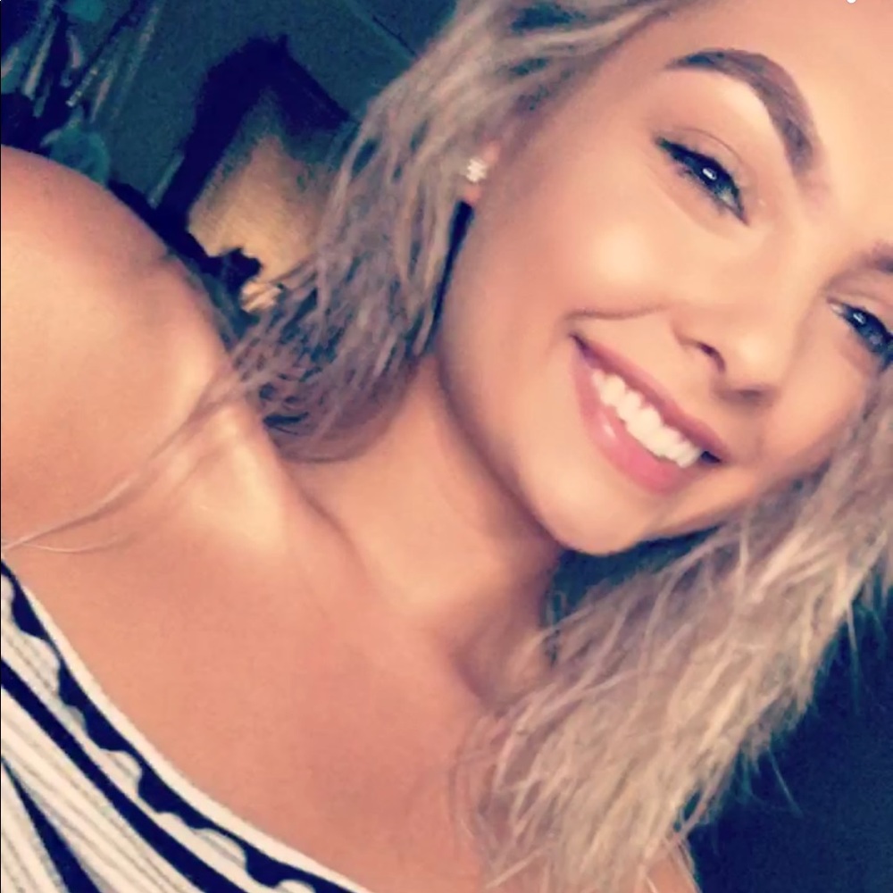 Meet your Posher, Sabrina
